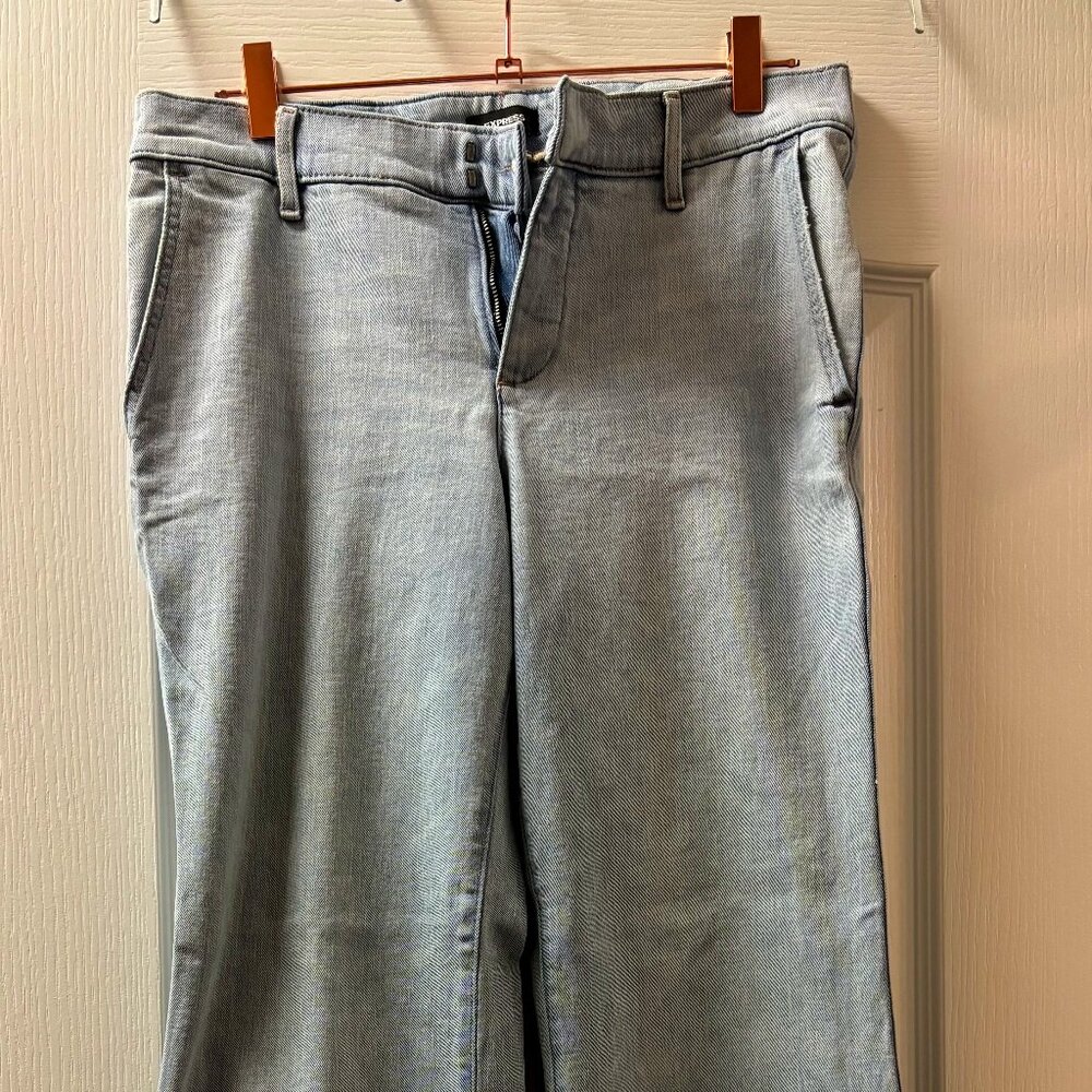 Express Light Wash Flare Jeans sz 8S
